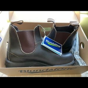 Blundstone Unisex Original 500 series. Color: Stout Brown Premium.
